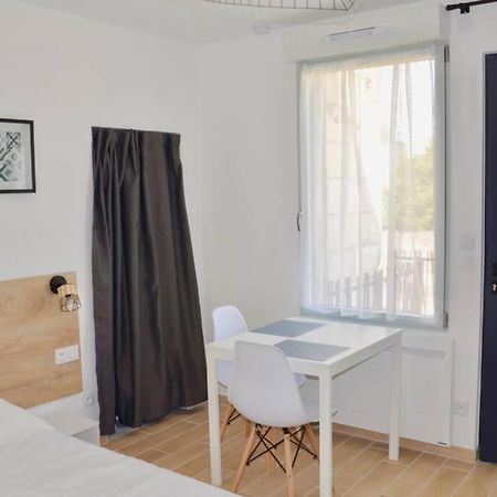 Superbe Studio Idealement Situe ! Avoine Екстериор снимка